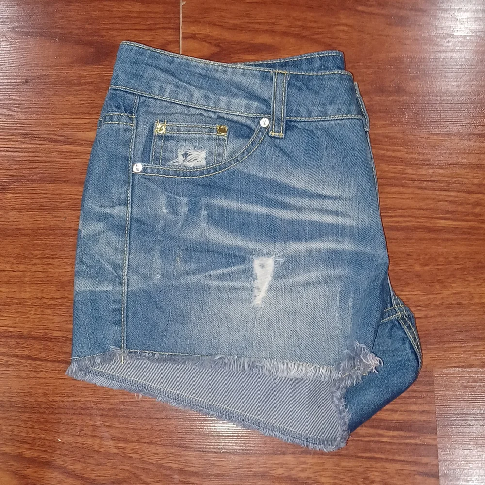 ❤️Cute denim jean shorts - Picture 3 of 4